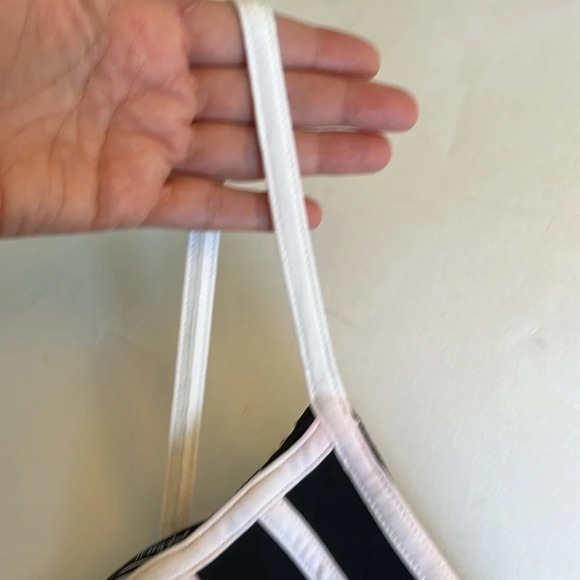 Joseph Ribkoff pedlum tank top. Black and pink size 8/medium - Picture 5 of 9